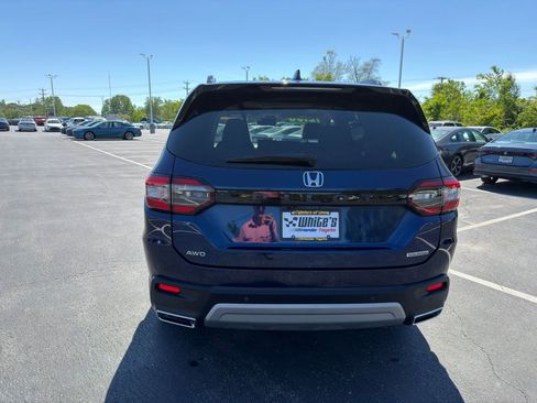 Used 2024 Honda Pilot Touring image 7