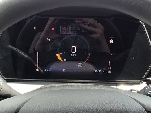 Used 2025 Chevrolet Trax LT FWD image 31