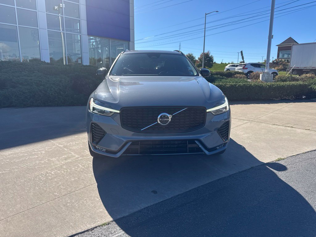 Used 2023 Volvo XC60 B5 Plus w/ Climate Package AWD/4WD image 2
