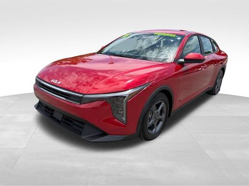 Certified 2025 Kia K4 FWD image 3