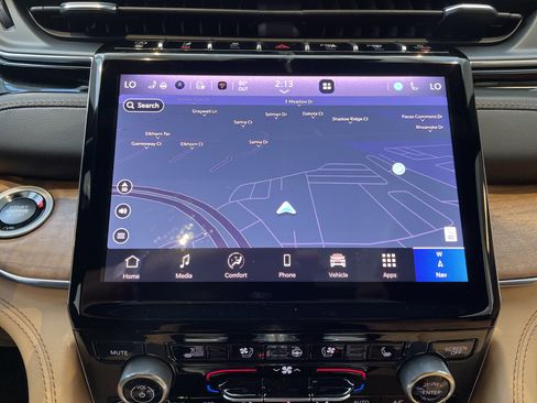 New 2025 Jeep Grand Cherokee L Summit w/ Advanced Protech Group IV image 25