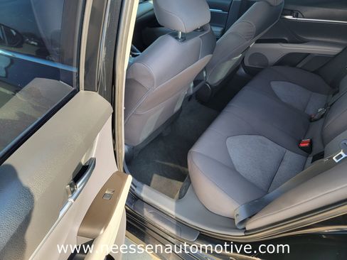Used 2022 Toyota Camry LE image 12