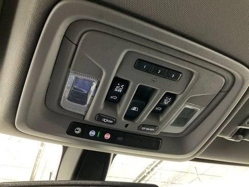 Used 2021 GMC Sierra 1500 Denali w/ Denali Premium Package image 18