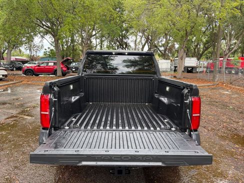 Used 2025 Toyota Tacoma TRD Off-Road image 28
