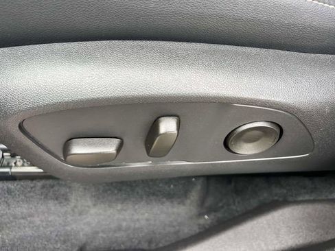 Certified 2025 Chevrolet Traverse LT w/ Sun and Wheel Package image 28