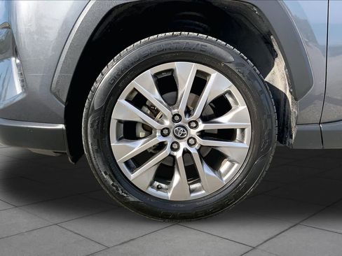 Used 2021 Toyota RAV4 XLE Premium FWD image 11