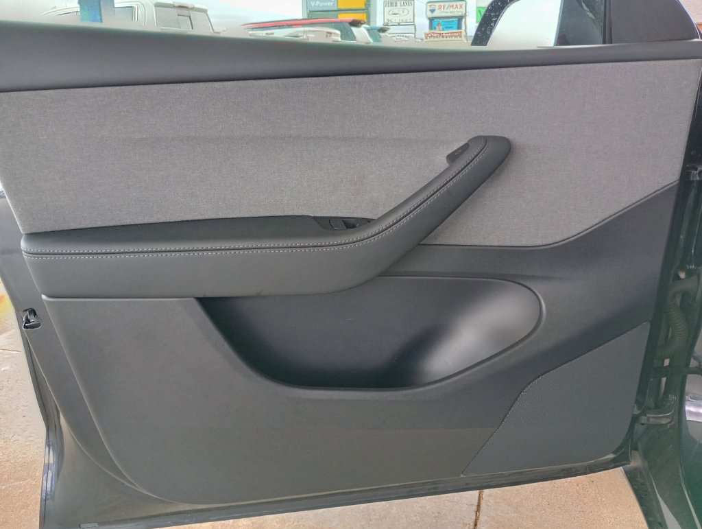Used 2026 Tesla Model Y Long Range RWD image 13