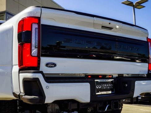 Used 2025 Ford F450 Platinum AWD/4WD image 13