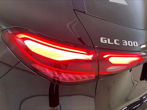 Used 2023 Mercedes-Benz GLC 300 4MATIC image 28