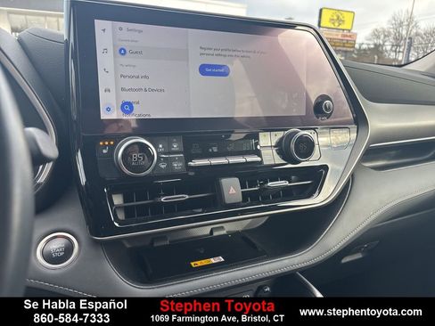 Used 2024 Toyota Highlander XLE image 22