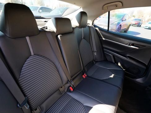 Used 2018 Toyota Camry SE FWD image 25
