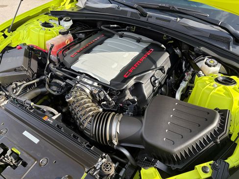 Used 2021 Chevrolet Camaro LT image 14