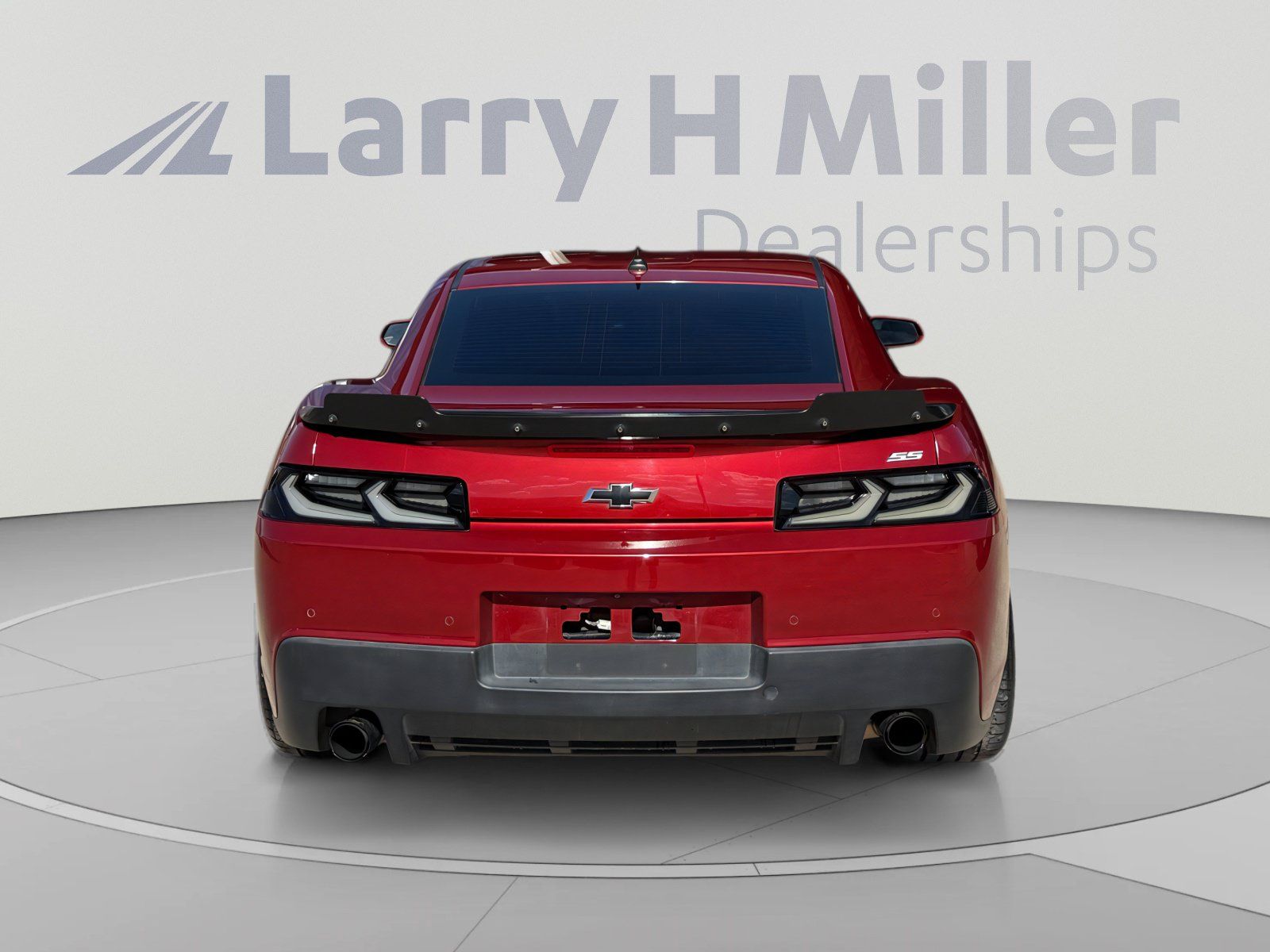 Used 2015 Chevrolet Camaro SS w/ SS Performance Package RWD image 4