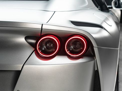 Used 2021 Ferrari 812 GTS RWD image 19
