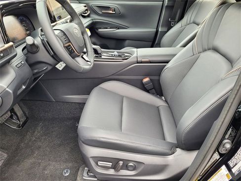 New 2025 Toyota Crown Signia image 9