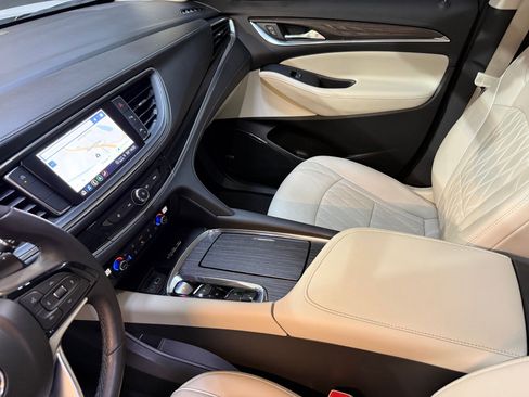 Used 2023 Buick Enclave Avenir image 33