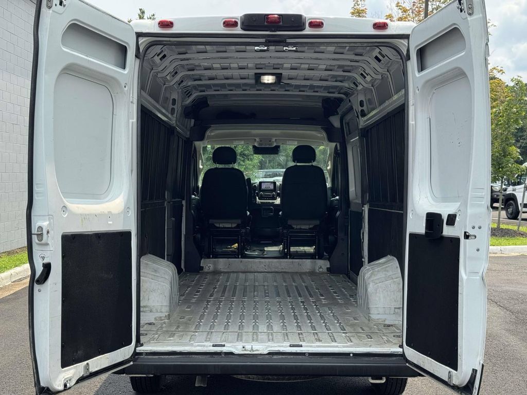 Used 2025 RAM ProMaster 3500 w/ Convenience Group FWD image 16