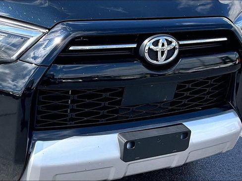 Used 2022 Toyota 4Runner TRD Off-Road Premium AWD/4WD image 28