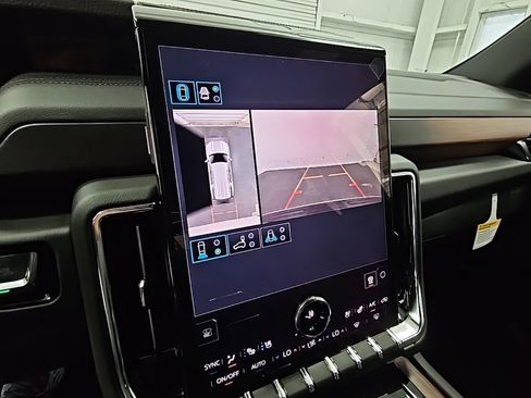 New 2026 GMC Yukon Denali w/ Sun & Power Step Package image 18