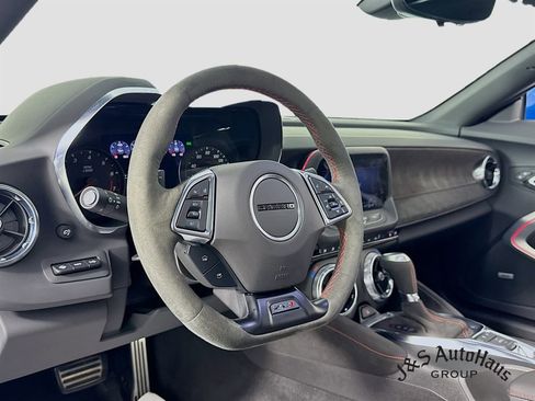 Used 2022 Chevrolet Camaro ZL1 image 9