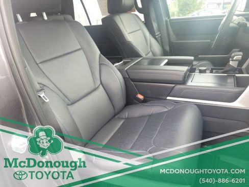 Used 2024 Toyota Sequoia Platinum AWD/4WD image 39