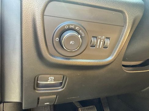 Used 2022 Jeep Grand Cherokee Summit AWD/4WD image 12