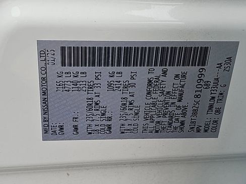 Used 2025 Nissan Rogue SV image 36