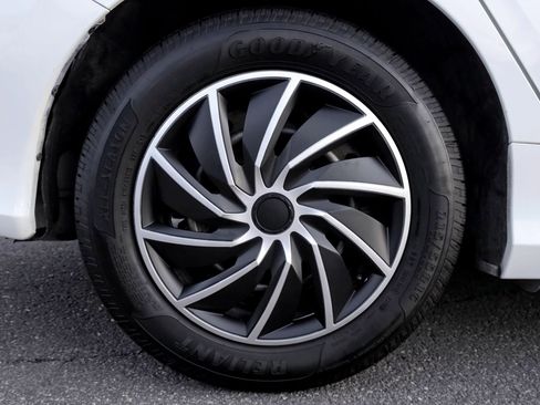 Used 2018 Honda Civic LX image 35