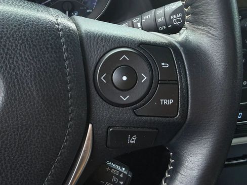 Used 2018 Toyota Corolla iM FWD image 21