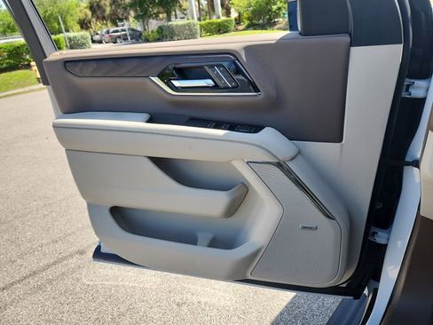 New 2026 GMC Yukon XL Denali w/ Sun & Power Step Package AWD/4WD image 21