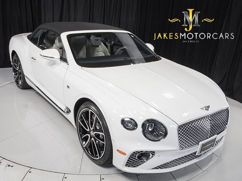 Used 2020 Bentley Continental GT V8 First Edition image 16