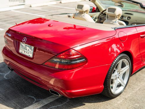 Used 2011 Mercedes-Benz SL 550 image 30