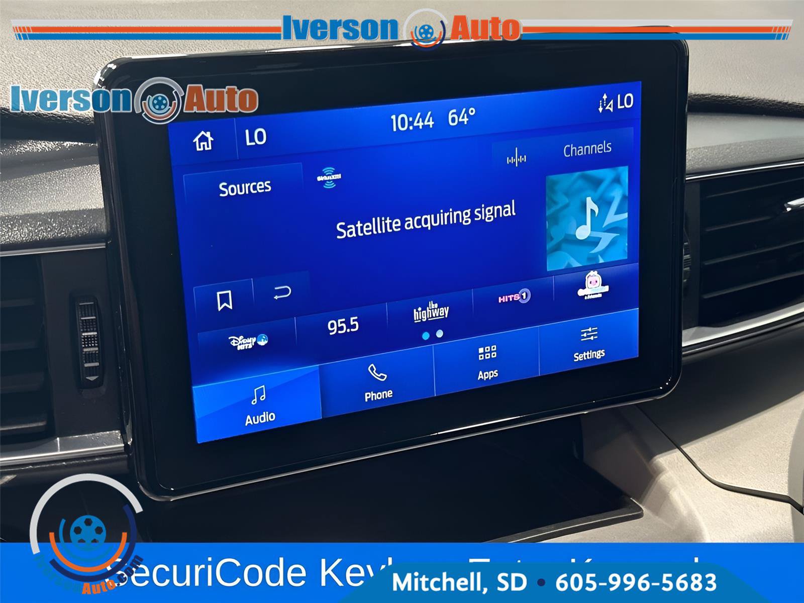 Used 2024 Ford Explorer XLT w/ Equipment Group 202A AWD/4WD image 20