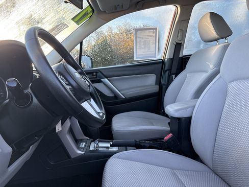 Used 2017 Subaru Forester 2.5i Premium w/ All-Weather Package image 18