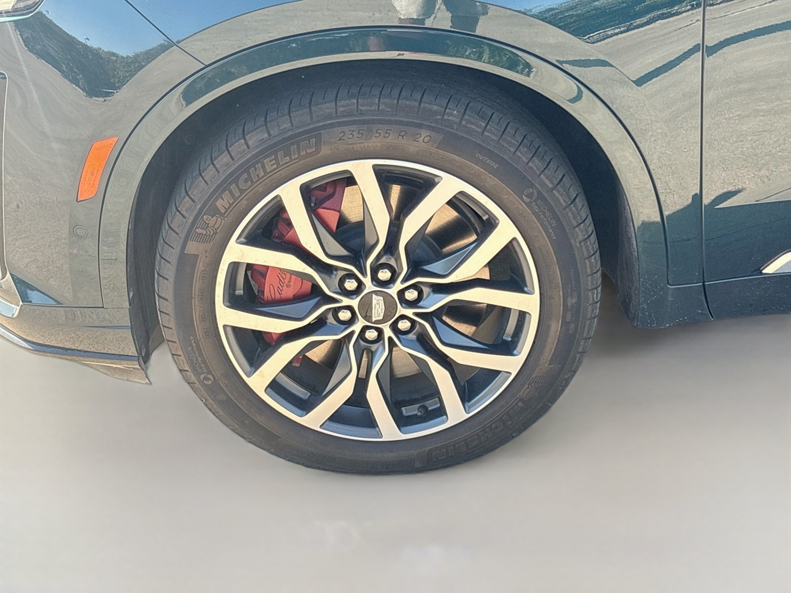 Used 2025 Cadillac XT6 Sport w/ Technology Package AWD/4WD image 32