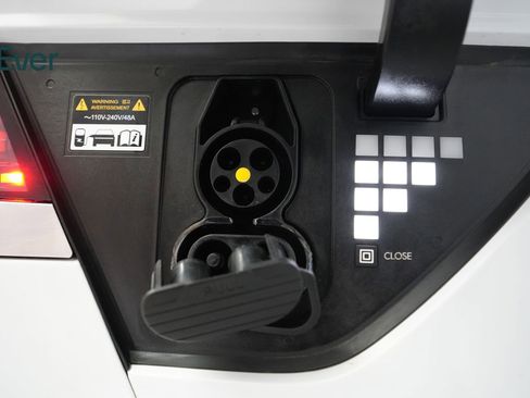 Used 2024 Hyundai Ioniq 5 Limited image 10