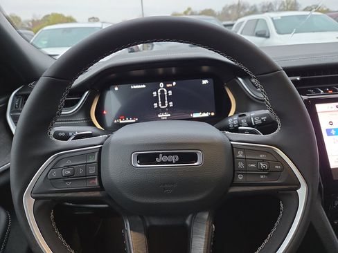 New 2025 Jeep Grand Cherokee L Limited w/ Trailer Tow Package image 10