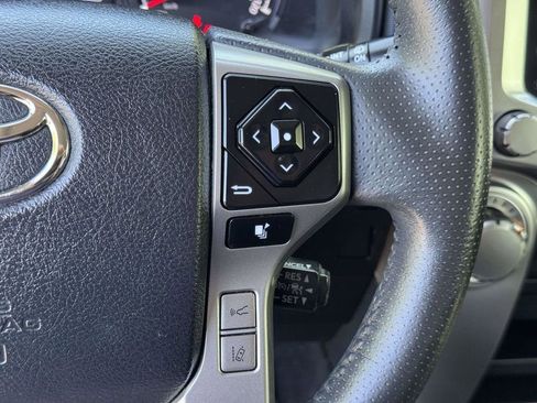 Used 2022 Toyota 4Runner SR5 Premium w/ Moonroof Package RWD image 12
