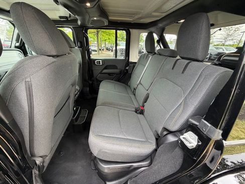 Certified 2025 Jeep Wrangler Unlimited Sahara AWD/4WD image 19