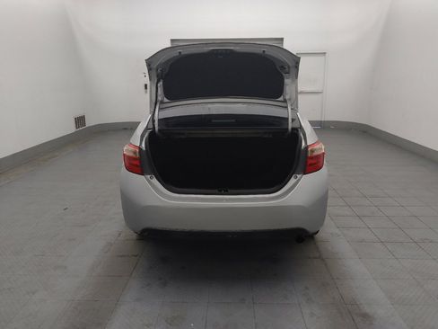 Used 2018 Toyota Corolla LE image 29