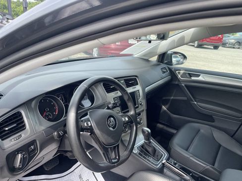 Used 2016 Volkswagen Golf Limited Edition image 23