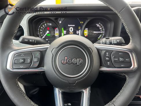 Certified 2025 Jeep Wrangler Unlimited Sahara w/ Safety Group image 24