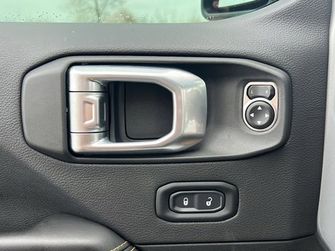 Used 2024 Jeep Wrangler Sahara w/ Technology Group image 12