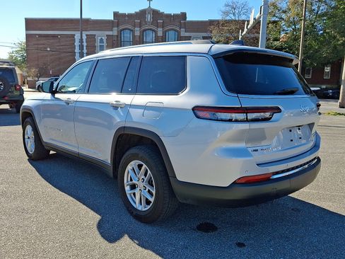 Used 2021 Jeep Grand Cherokee L Laredo w/ Luxury Tech Group I image 5