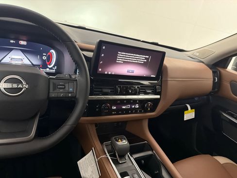 New 2026 Nissan Pathfinder Platinum image 19