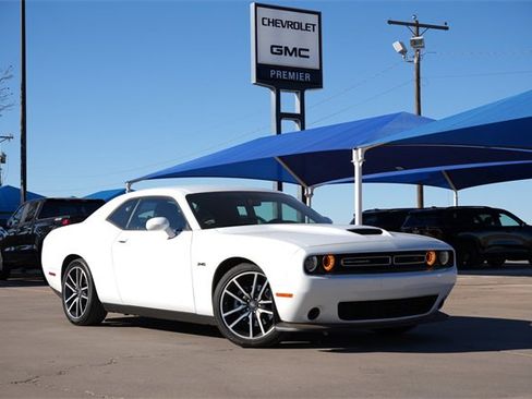 Used 2023 Dodge Challenger R/T image 1