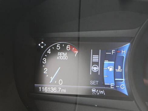 Used 2020 Ford Edge SEL w/ Convenience Package AWD/4WD image 5