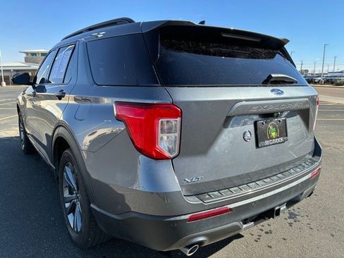 Used 2022 Ford Explorer XLT w/ Equipment Group 202A image 4