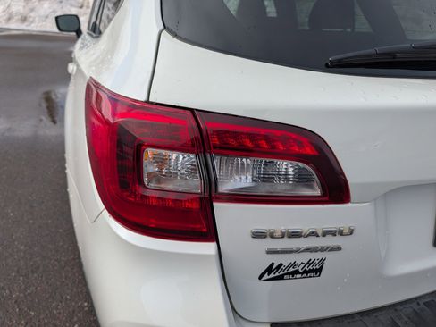 Used 2017 Subaru Outback 2.5i Premium image 17