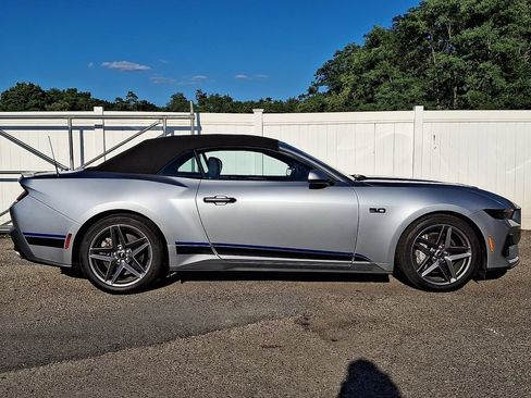 Used 2025 Ford Mustang GT Premium RWD image 4